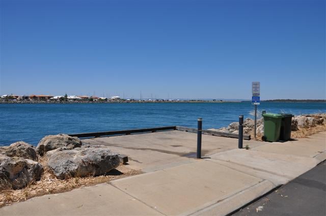 Fishing platforms at Mandurah Cut