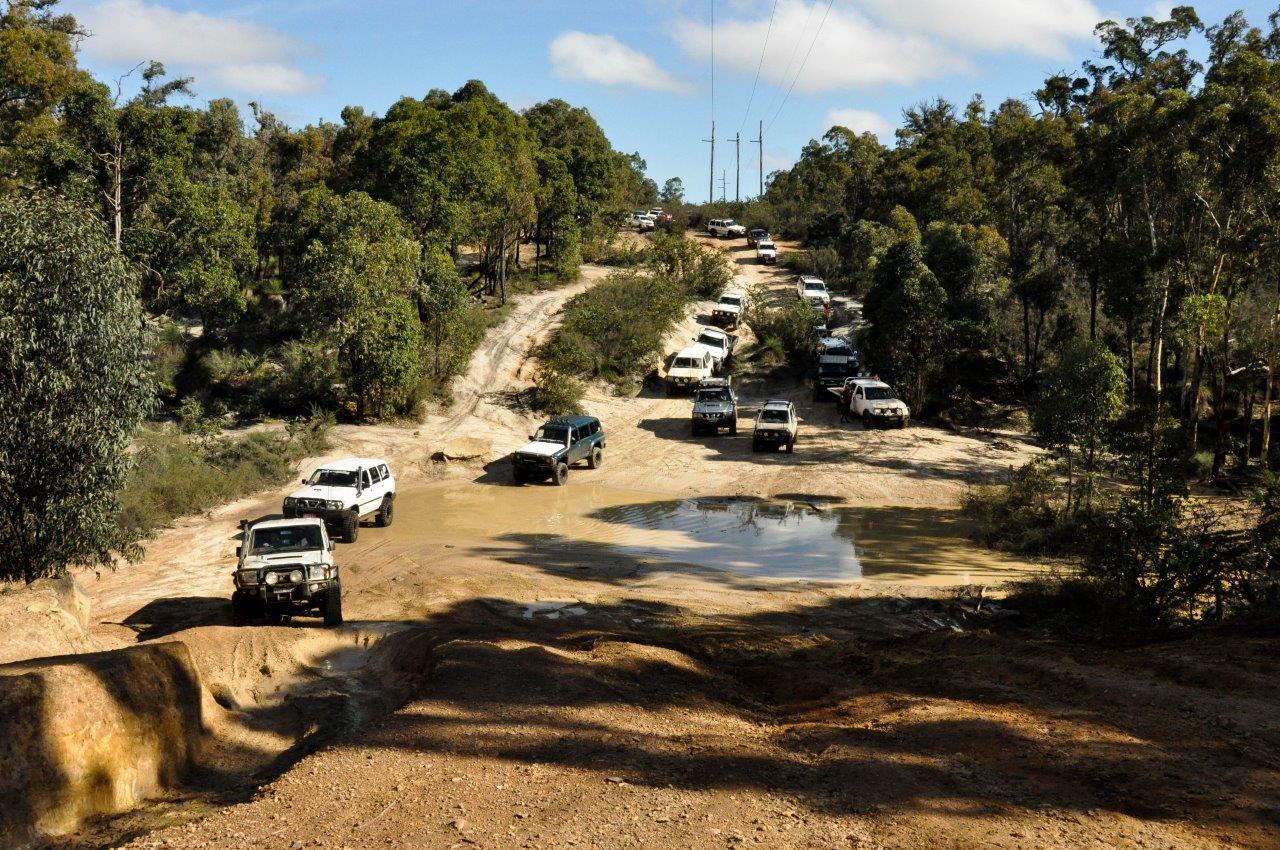 Lots of Cars at Mundaring 4WD Track
