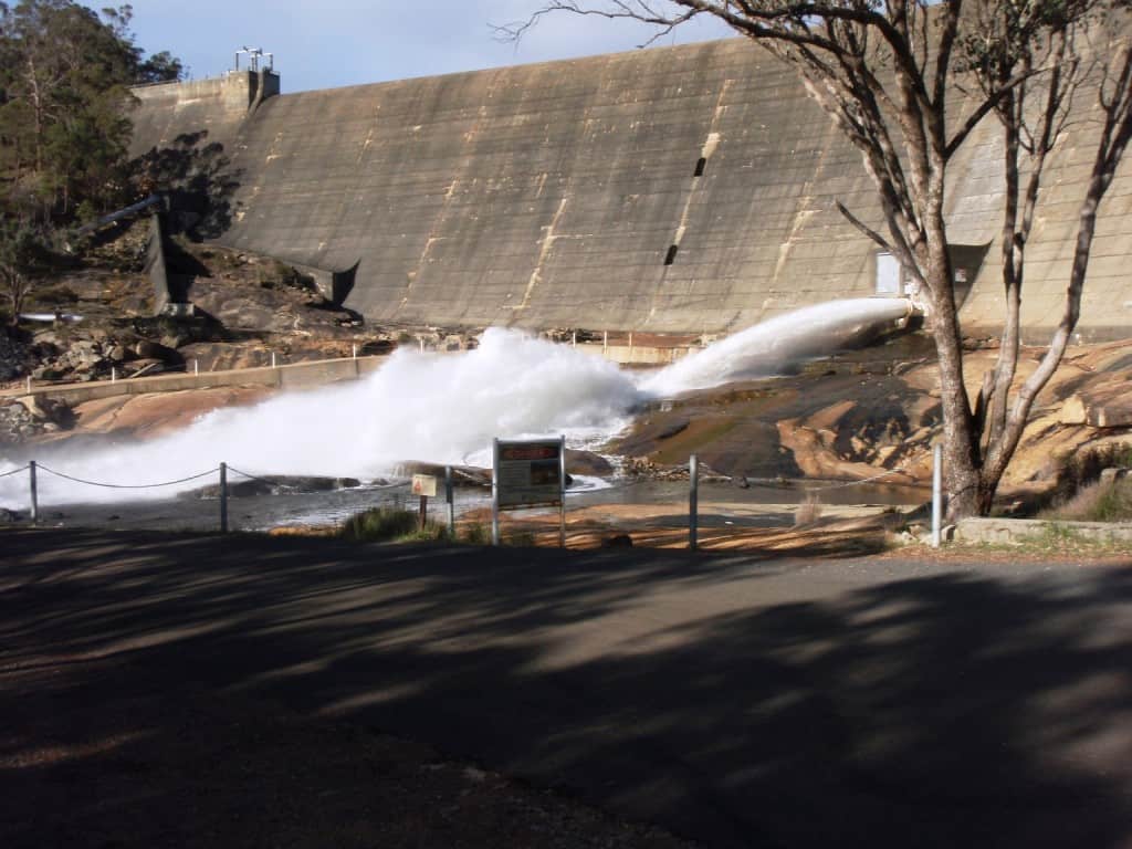 Wellington Dam near Honeymoon Pool Wellington Dam shooting water