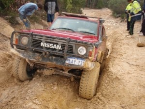 Stuck in a very difficult part at Mundaring 4x4 track A stuck patrol