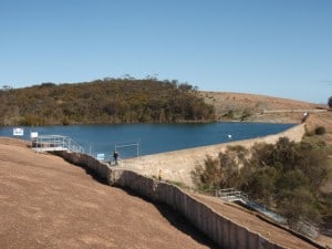 Wave Rock Dam The water on top of Wave Rock