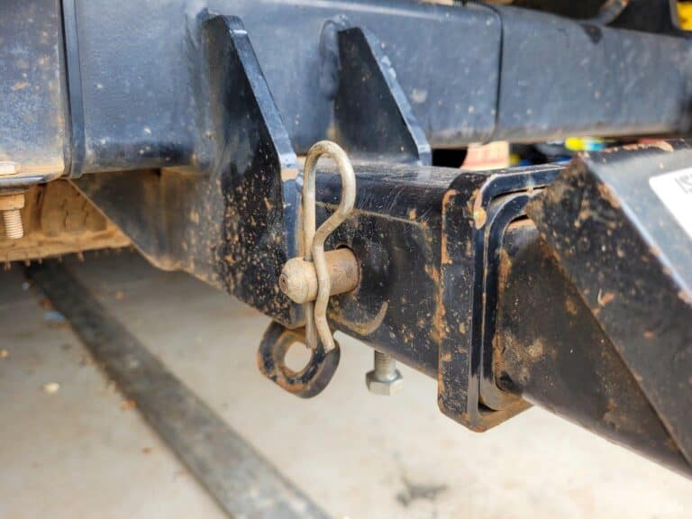 How to remove a stuck hitch in your tow bar