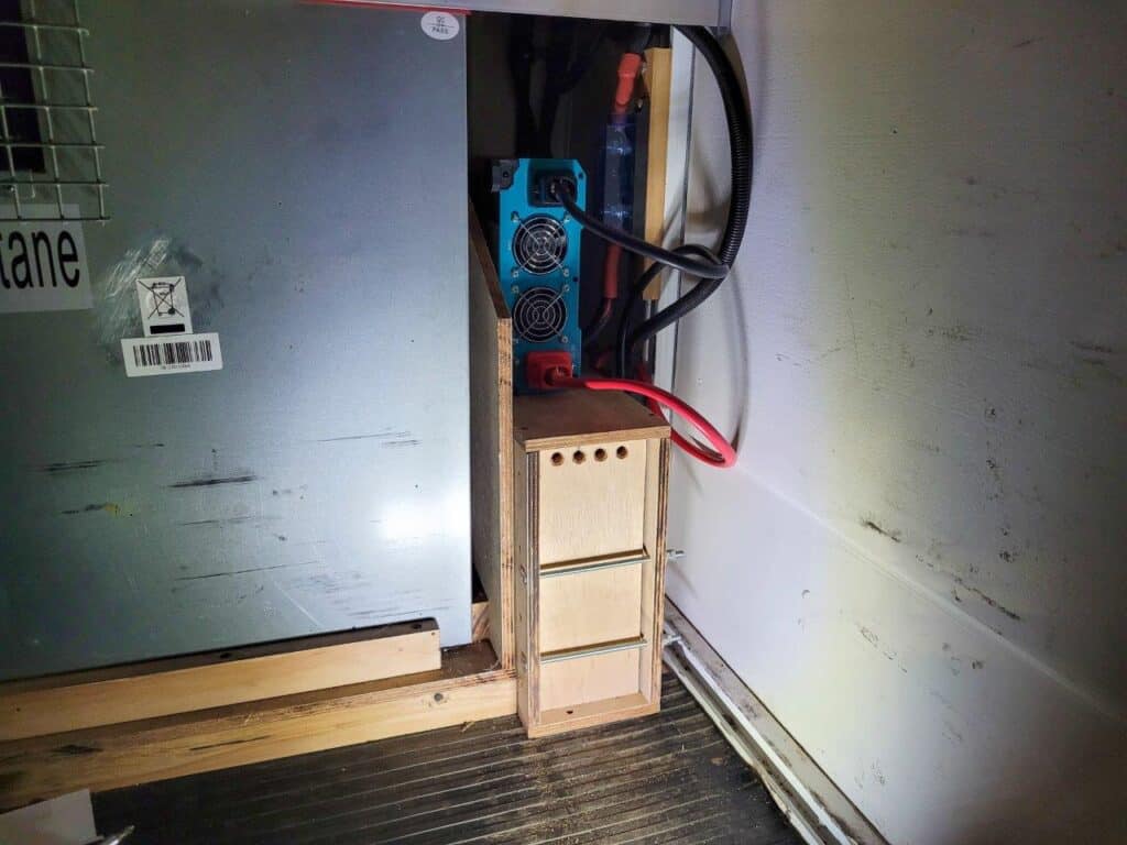 What size inverter do I need to run 240V appliances?