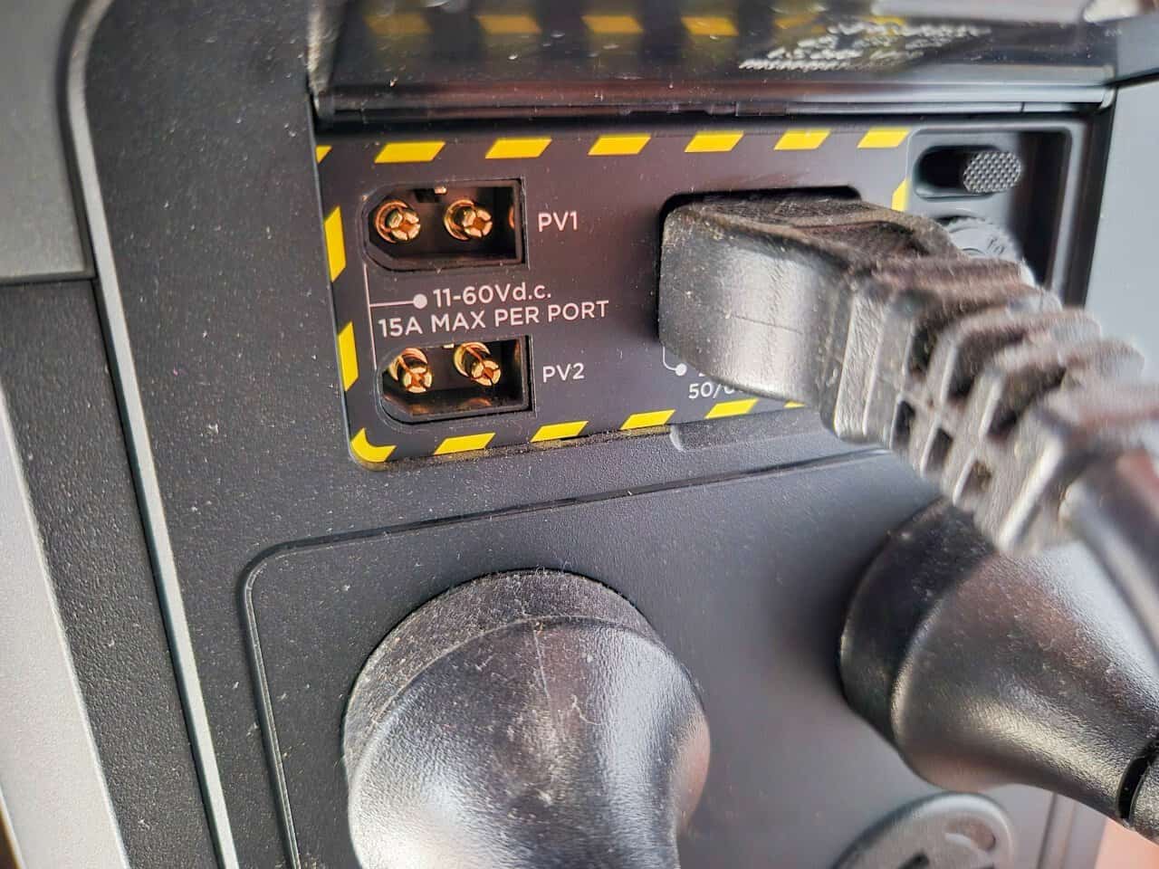 XT60I connectors on the Delta